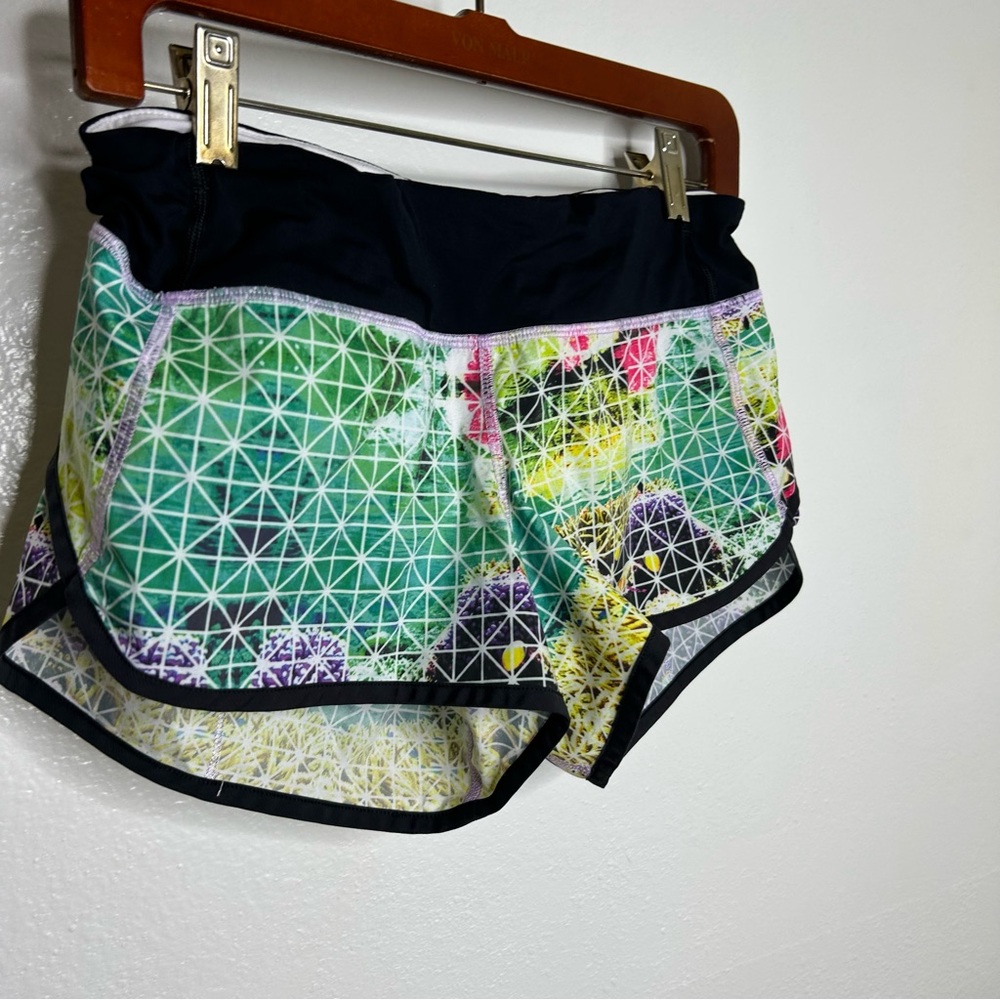 Lululemon Tracker Short II Paradise Grid 4 RARE - Picture 3 of 9